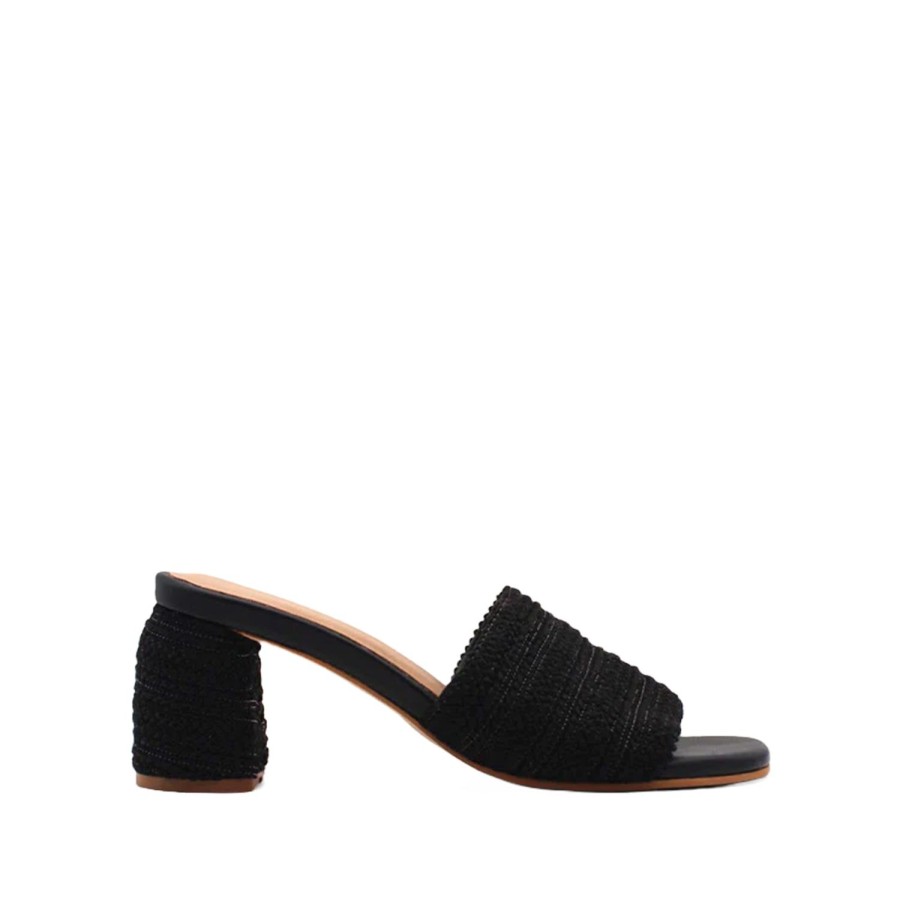 Women'S Shoes KAANAS | Kaanas Women'S Irazu In Black